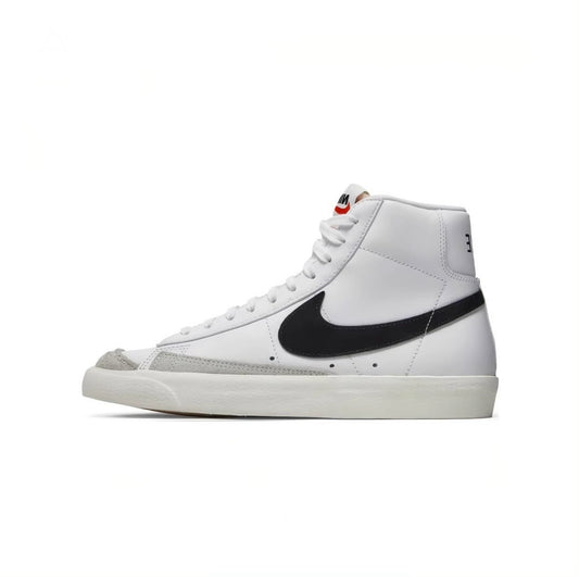 Nikee Blazer Vintage White